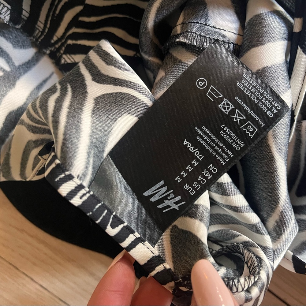 H&M Zebra Print Skirt in Black and White - Picture 5 of 5
